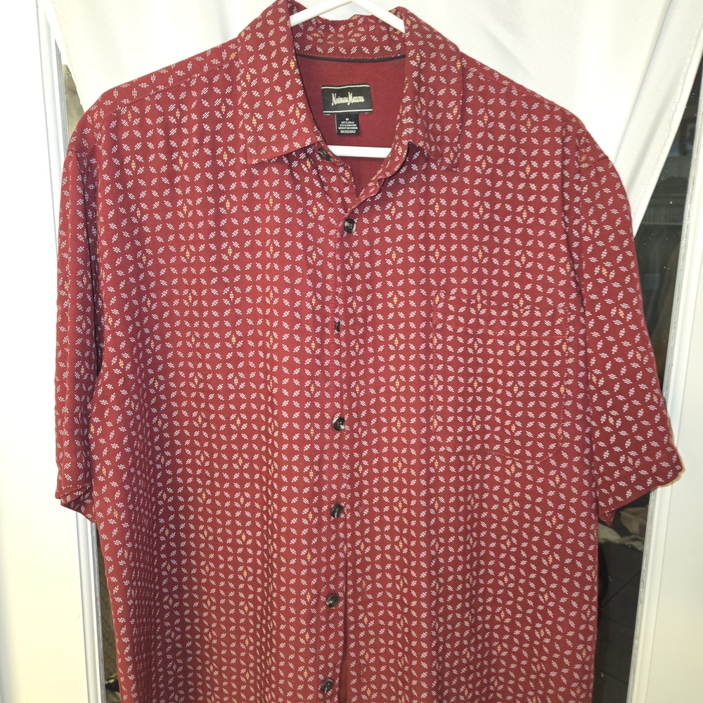 Neiman MARCUS short Sleeve Button Down Polo